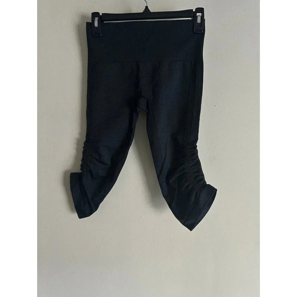 Women’s Lululemon Leggings Capri Ruched Scrunch Crop Flow  Size 6